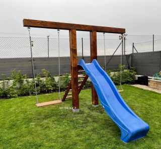 Dokonalé spojení moderní houpačky se skluzavkou. Šetří místo a vypadá hezky🔥